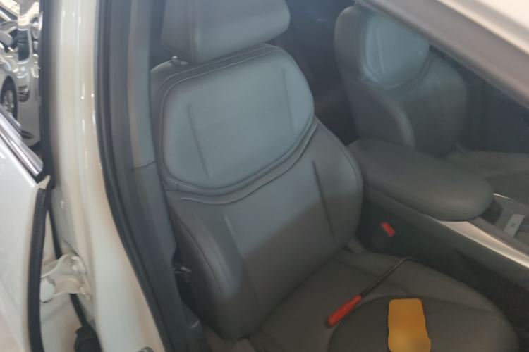 Used XPeng MONA M03 2024 620 with Ultra-Long Range Right Front Seat