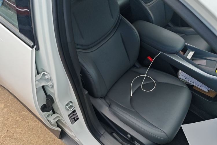 Used XPeng MONA M03 2024 620 with Ultra-Long Range Right Front Seat