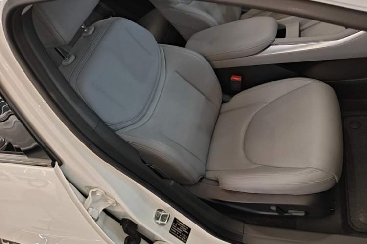 Used XPeng MONA M03 2024 620 with Ultra-Long Range Right Front Seat