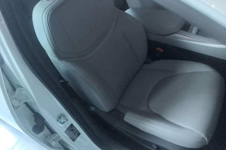 Used XPeng MONA M03 2024 620 with Ultra-Long Range Right Front Seat