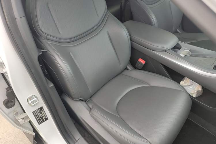 Used XPeng MONA M03 2024 620 with Ultra-Long Range Right Front Seat