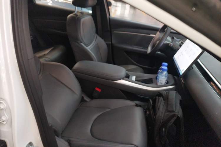 Used XPeng MONA M03 2024 620 with Ultra-Long Range Right Front Seat