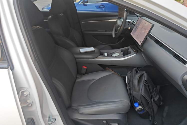 Used XPeng MONA M03 2024 620 with Ultra-Long Range Right Front Seat