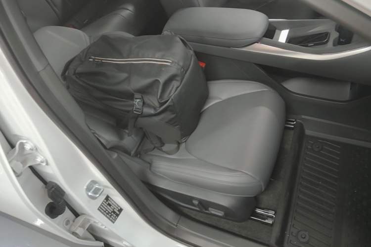 Used XPeng MONA M03 2024 620 with Ultra-Long Range Right Front Seat