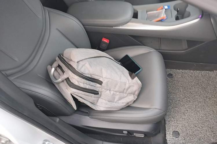 Used XPeng MONA M03 2024 620 with Ultra-Long Range Right Front Seat