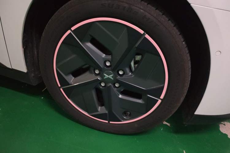 Used XPeng MONA M03 2024 620 with Ultra-Long Range Right Front Wheel Hub