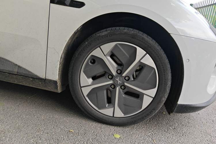 Used XPeng MONA M03 2024 620 with Ultra-Long Range Right Front Wheel Hub