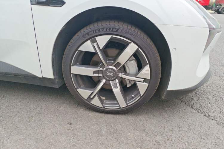 Used XPeng MONA M03 2024 620 with Ultra-Long Range Right Front Wheel Hub