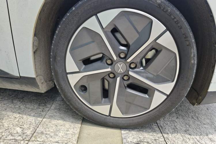 Used XPeng MONA M03 2024 620 with Ultra-Long Range Right Front Wheel Hub