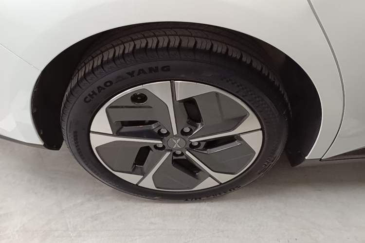Used XPeng MONA M03 2024 620 with Ultra-Long Range Right Rear Wheel Hub
