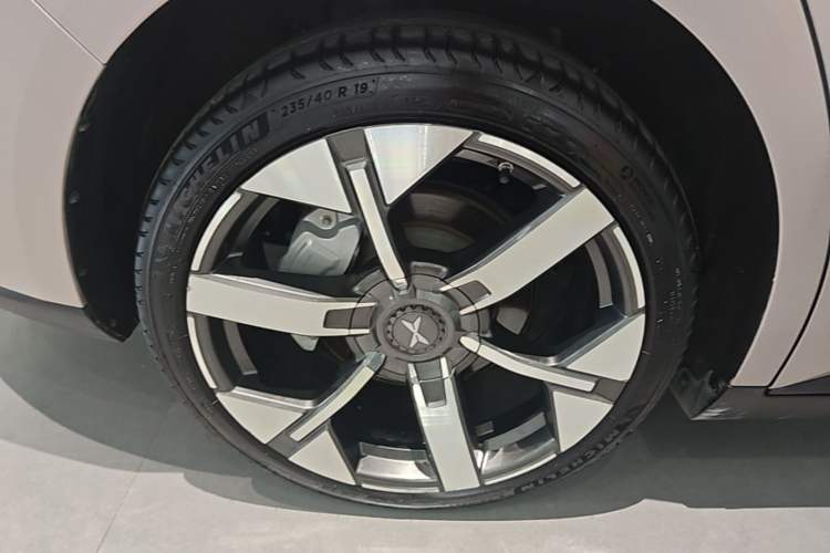 Used XPeng MONA M03 2024 515 Long-Range Right Rear Wheel Hub