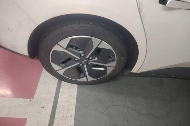 Used XPeng MONA M03 2024 620 with Ultra-Long Range Right Rear Wheel Hub