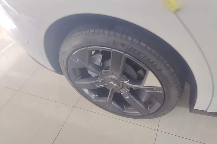 Used XPeng MONA M03 2024 620 with Ultra-Long Range Right Rear Wheel Hub