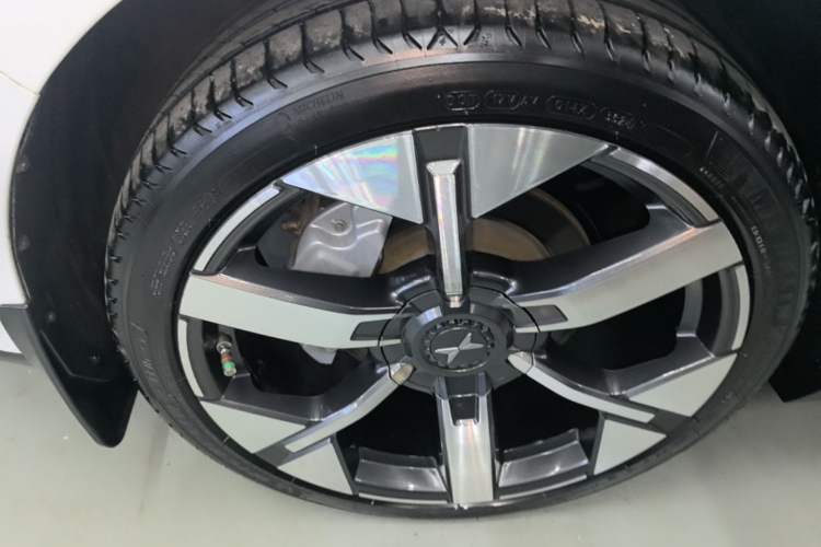 Used XPeng MONA M03 2024 620 with Ultra-Long Range Right Rear Wheel Hub