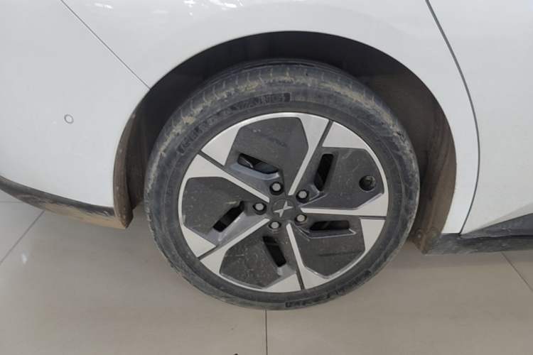 Used XPeng MONA M03 2024 620 with Ultra-Long Range Right Rear Wheel Hub
