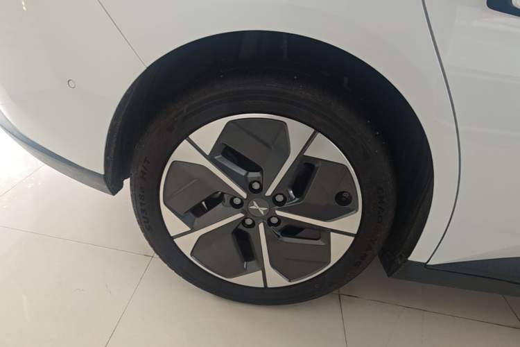 Used XPeng MONA M03 2024 515 Long-Range Right Rear Wheel Hub