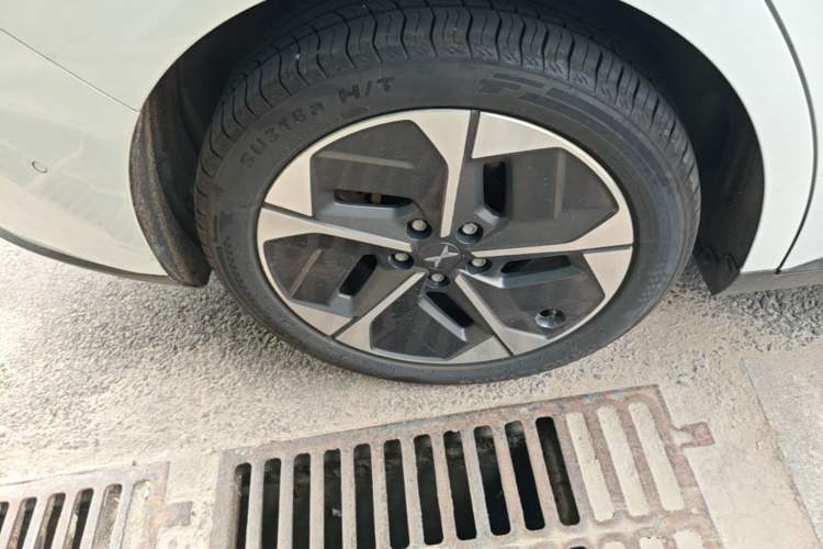 Used XPeng MONA M03 2024 620 with Ultra-Long Range Right Rear Wheel Hub