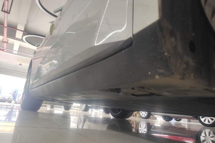 Used XPeng MONA M03 2024 620 with Ultra-Long Range Right Side Sill