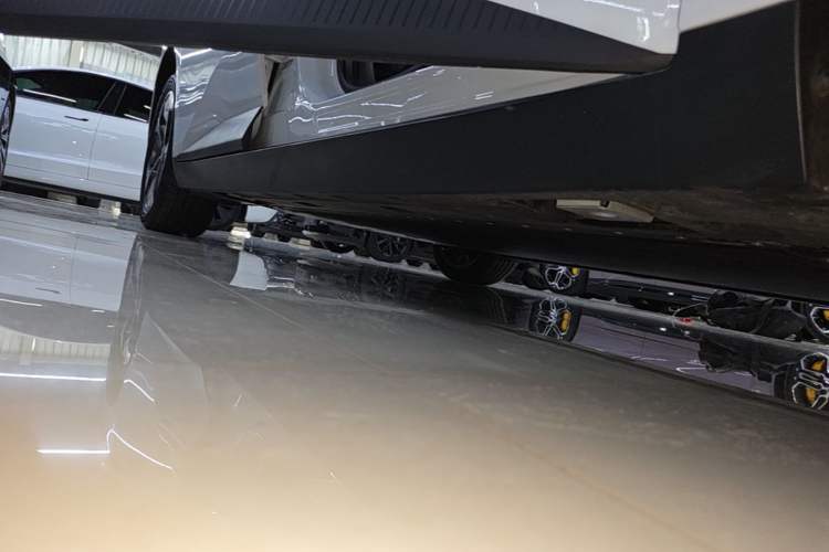 Used XPeng MONA M03 2024 620 with Ultra-Long Range Right Side Sill