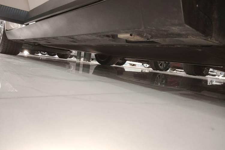 Used XPeng MONA M03 2024 620 with Ultra-Long Range Right Side Sill