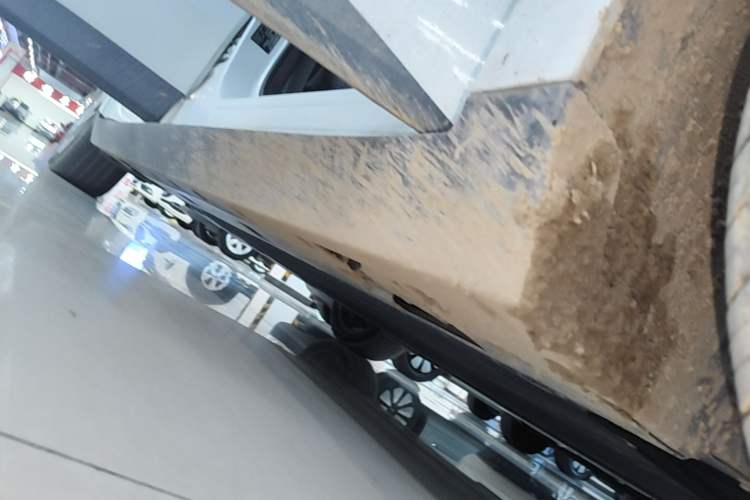 Used XPeng MONA M03 2024 620 with Ultra-Long Range Right Side Sill