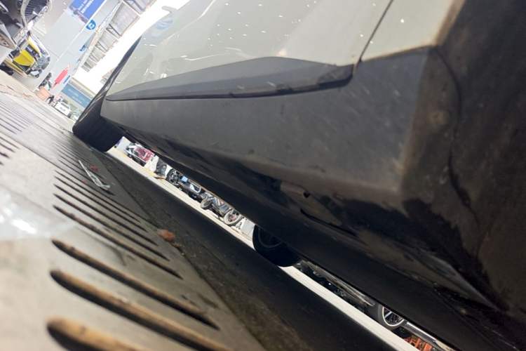 Used XPeng MONA M03 2024 620 with Ultra-Long Range Right Side Sill