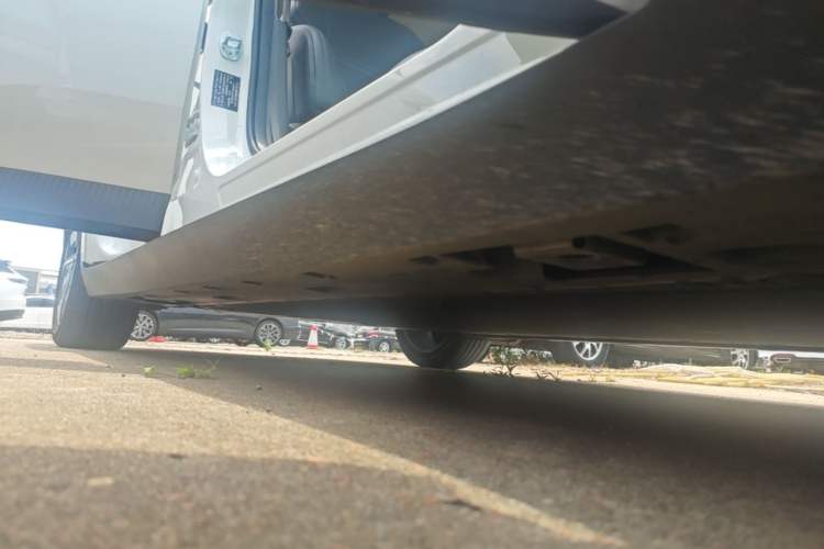 Used XPeng MONA M03 2024 620 with Ultra-Long Range Right Side Sill