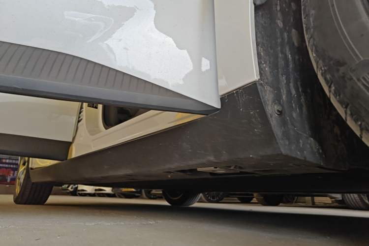 Used XPeng MONA M03 2024 620 with Ultra-Long Range Right Side Sill
