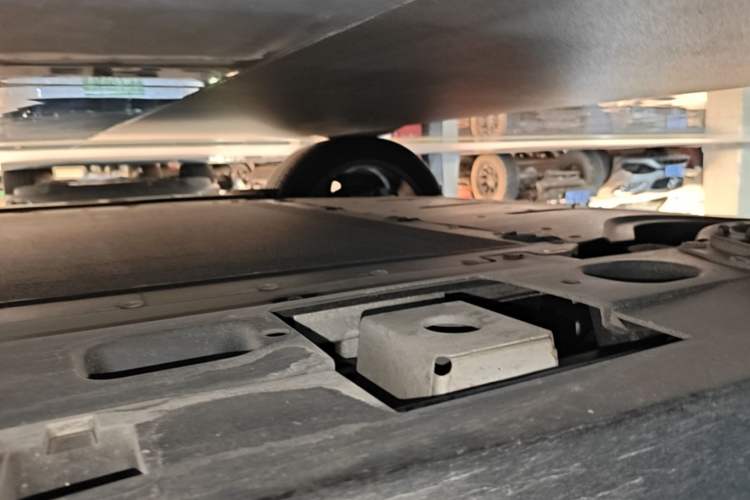 Used XPeng MONA M03 2024 620 with Ultra-Long Range Right Side Sill