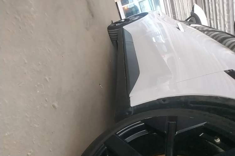 Used XPeng MONA M03 2024 620 with Ultra-Long Range Right Side Sill