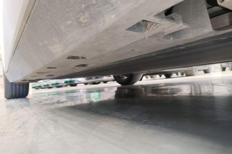 Used XPeng MONA M03 2024 620 with Ultra-Long Range Right Side Sill