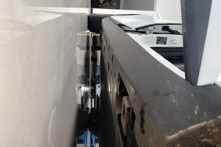 Used XPeng MONA M03 2024 620 with Ultra-Long Range Right Side Sill