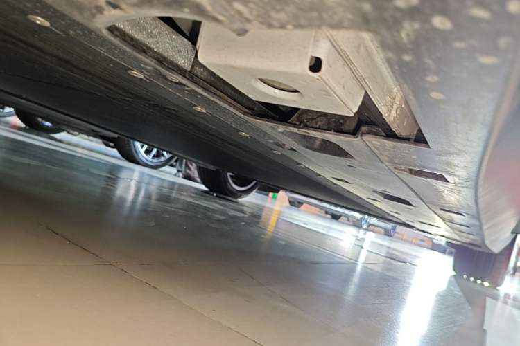 Used XPeng MONA M03 2024 620 with Ultra-Long Range Right Side Sill