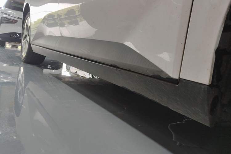 Used XPeng MONA M03 2024 620 with Ultra-Long Range Right Side Sill
