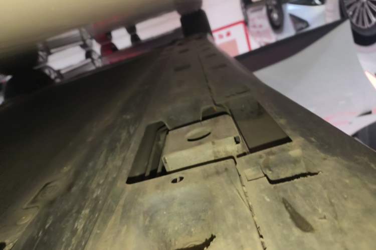 Used XPeng MONA M03 2024 515 Long-Range Right Side Sill