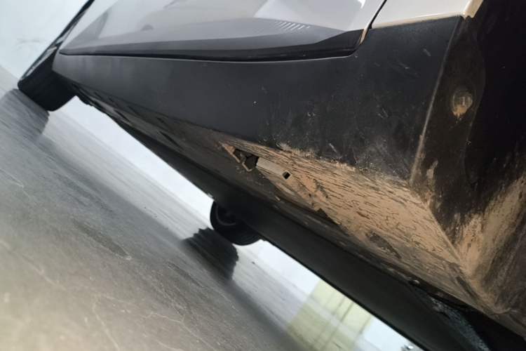 Used XPeng MONA M03 2024 620 with Ultra-Long Range Right Side Sill