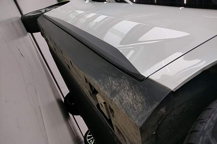 Used XPeng MONA M03 2024 620 with Ultra-Long Range Right Side Sill