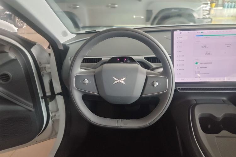 Used XPeng MONA M03 2024 620 with Ultra-Long Range Steering Wheel