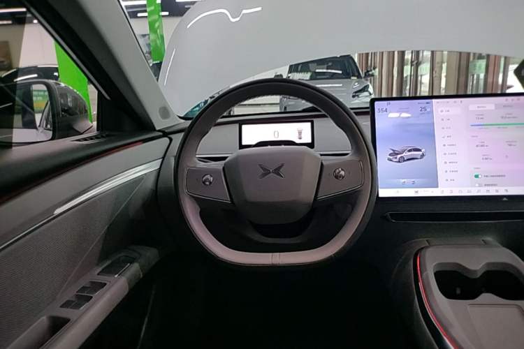 Used XPeng MONA M03 2024 620 with Ultra-Long Range Steering Wheel
