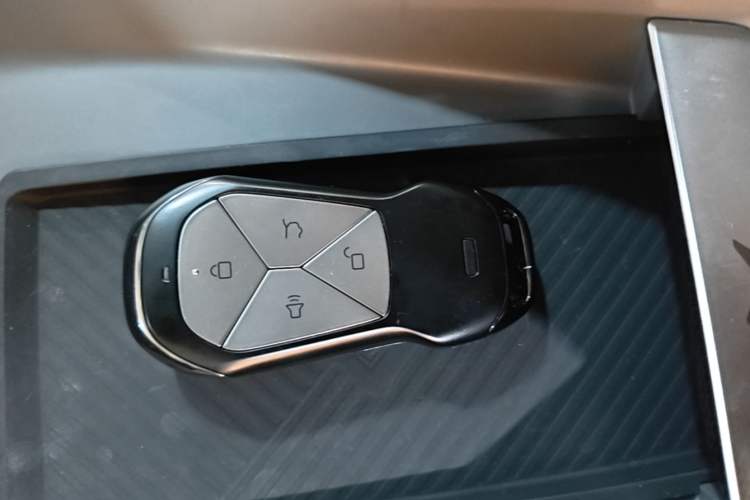 Used XPeng MONA M03 2024 620 with Ultra-Long Range Vehicle Key