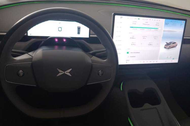 Used XPeng MONA M03 2024 620 with Ultra-Long Range Center Console