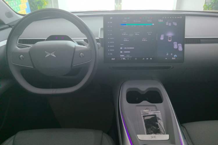 Used XPeng MONA M03 2024 620 with Ultra-Long Range Center Console