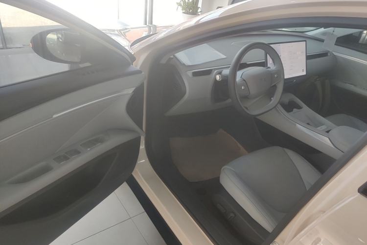Used XPeng MONA M03 2024 620 with Ultra-Long Range Driver Seat