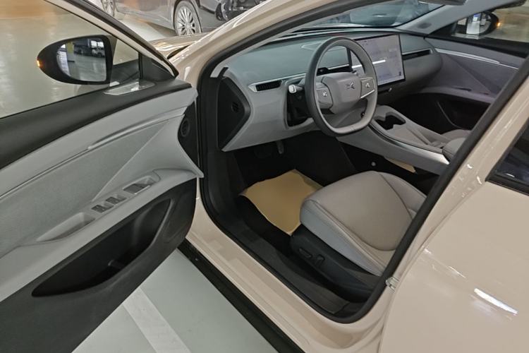 Used XPeng MONA M03 2024 620 with Ultra-Long Range Driver Seat