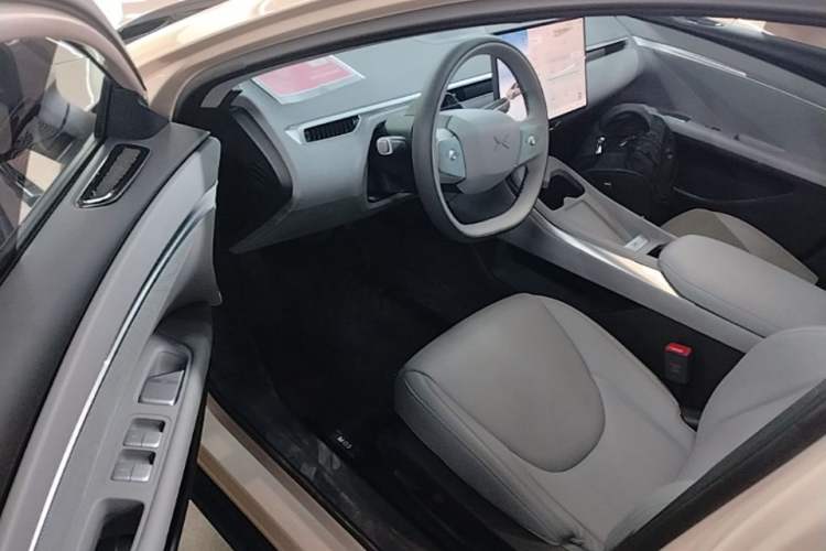 Used XPeng MONA M03 2024 620 with Ultra-Long Range Driver Seat