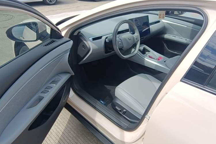 Used XPeng MONA M03 2024 620 with Ultra-Long Range Driver Seat