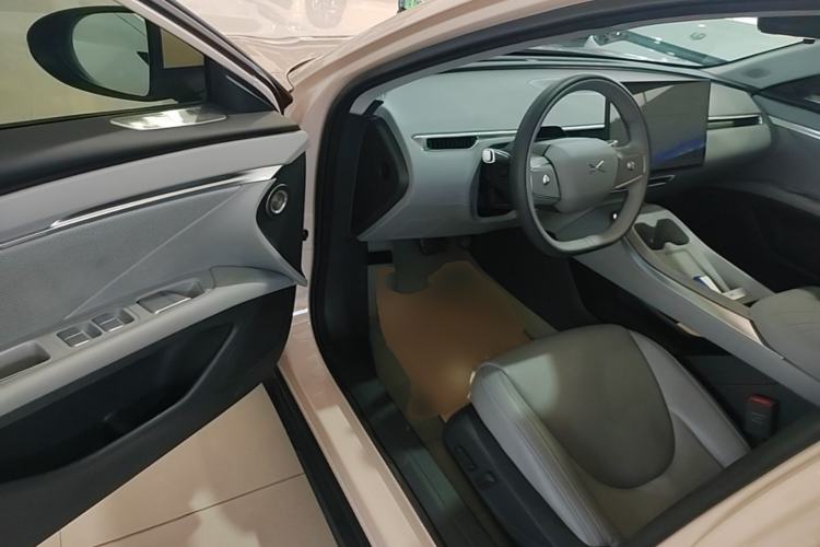 Used XPeng MONA M03 2024 620 with Ultra-Long Range Driver Seat