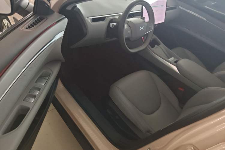Used XPeng MONA M03 2024 620 with Ultra-Long Range Driver Seat
