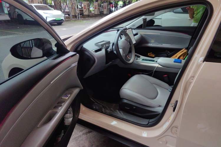 Used XPeng MONA M03 2024 620 with Ultra-Long Range Driver Seat