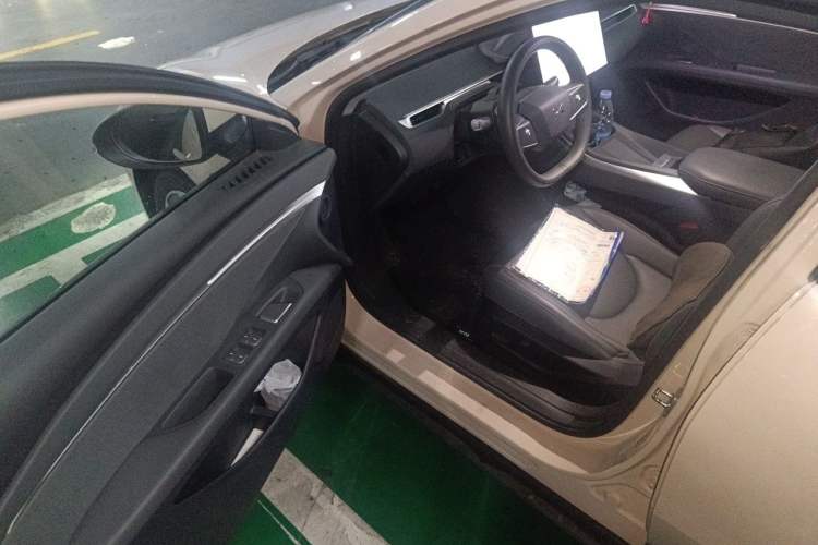 Used XPeng MONA M03 2024 620 with Ultra-Long Range Driver Seat
